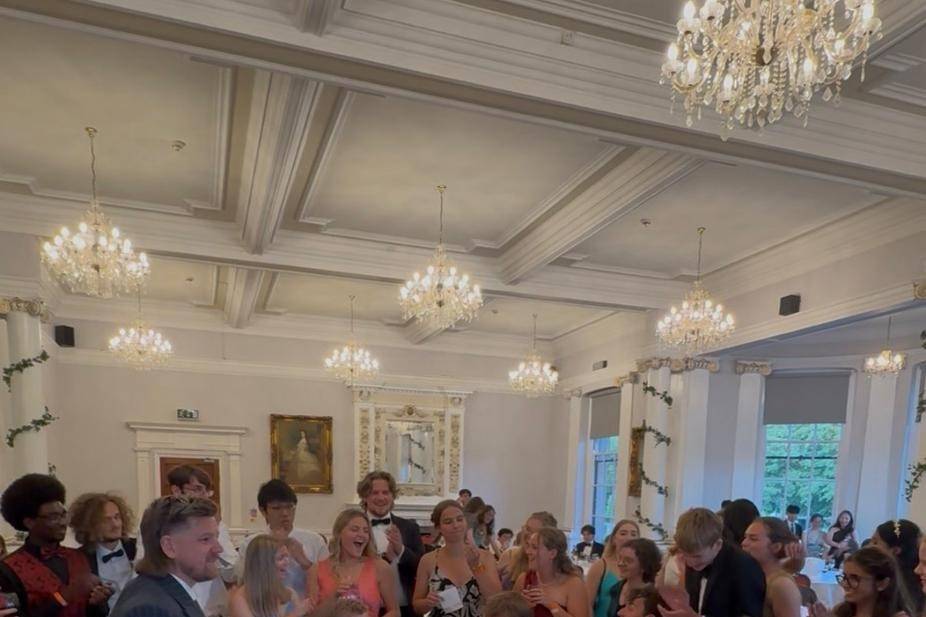 Wedding Magician