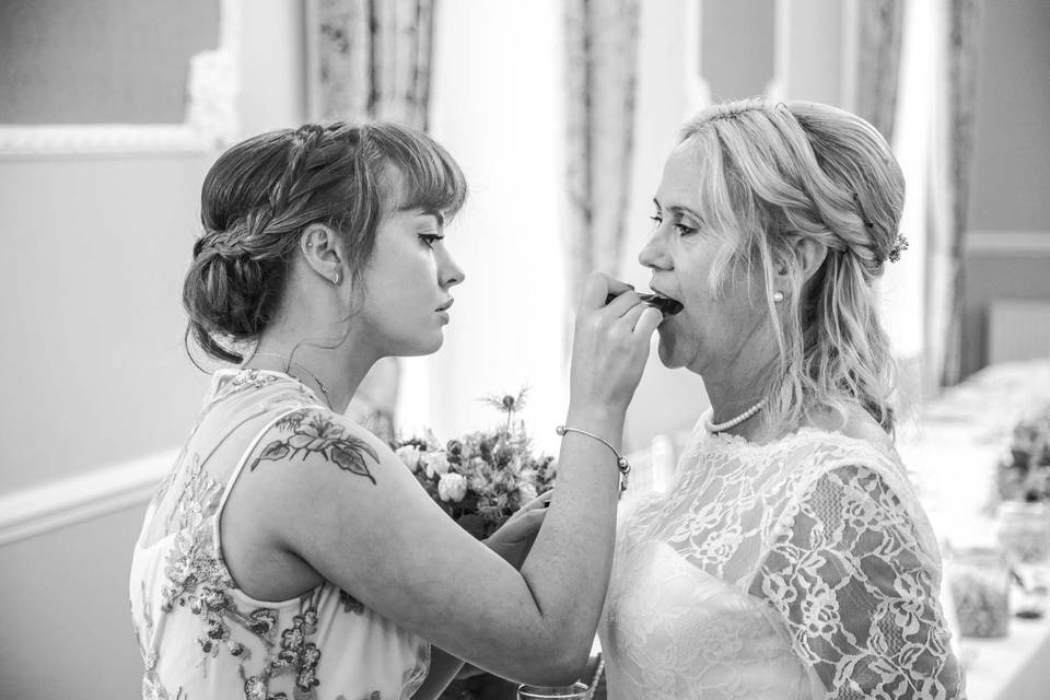 Touching-up Mum