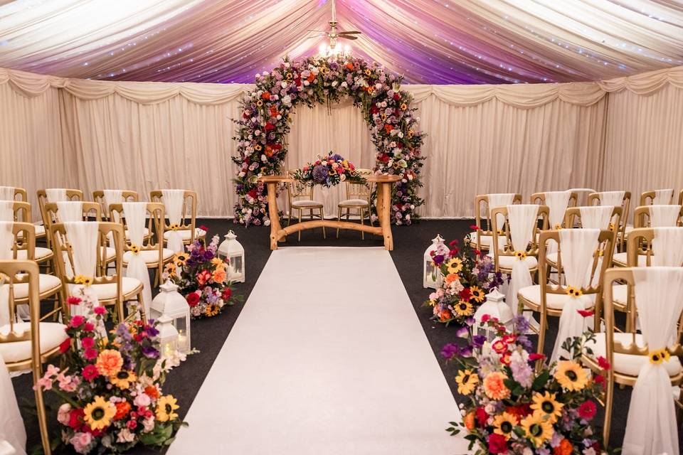 Under the pleats ceremony