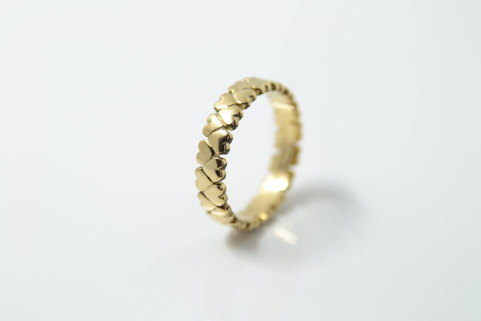 Heart motif ring