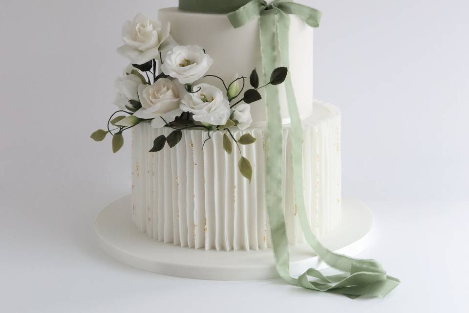 Sugar flowers with ruffles & g