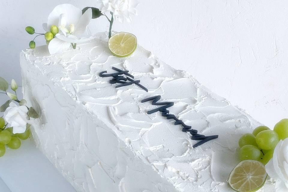 Long table cake