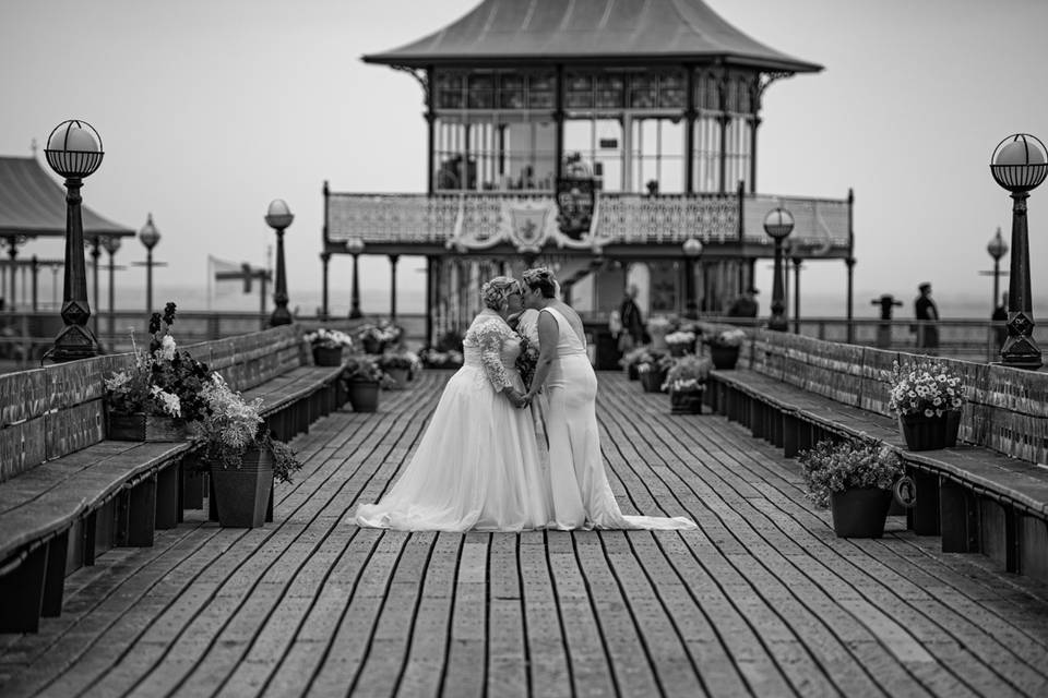 Clevedon Pier B & W