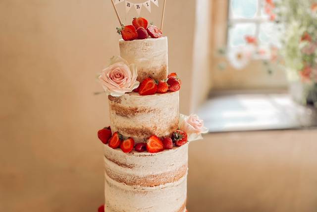 Crumbs N' Roses Wedding Cakes