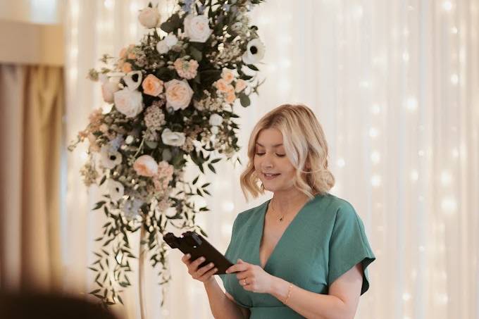 Luxury Wedding Celebrant