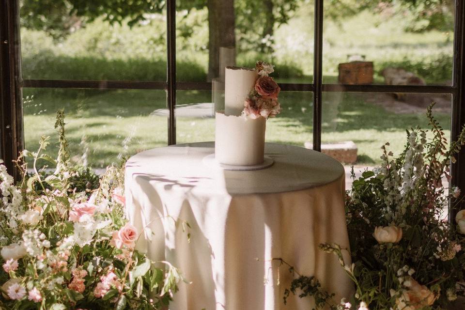 Wedding cake and floral meadow