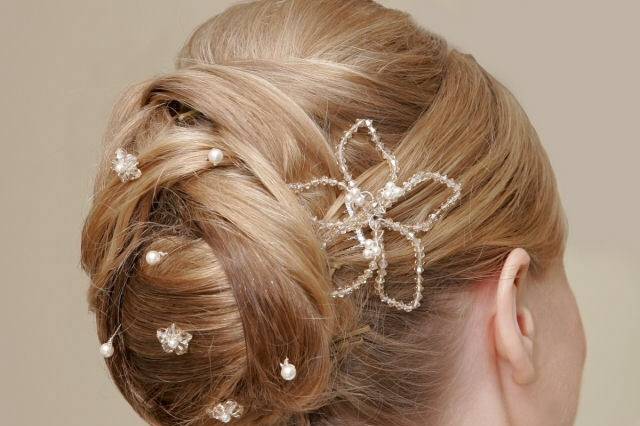 Pearl hair accessories