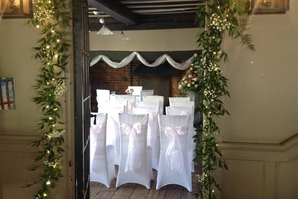 Courtyard Room Ceremony