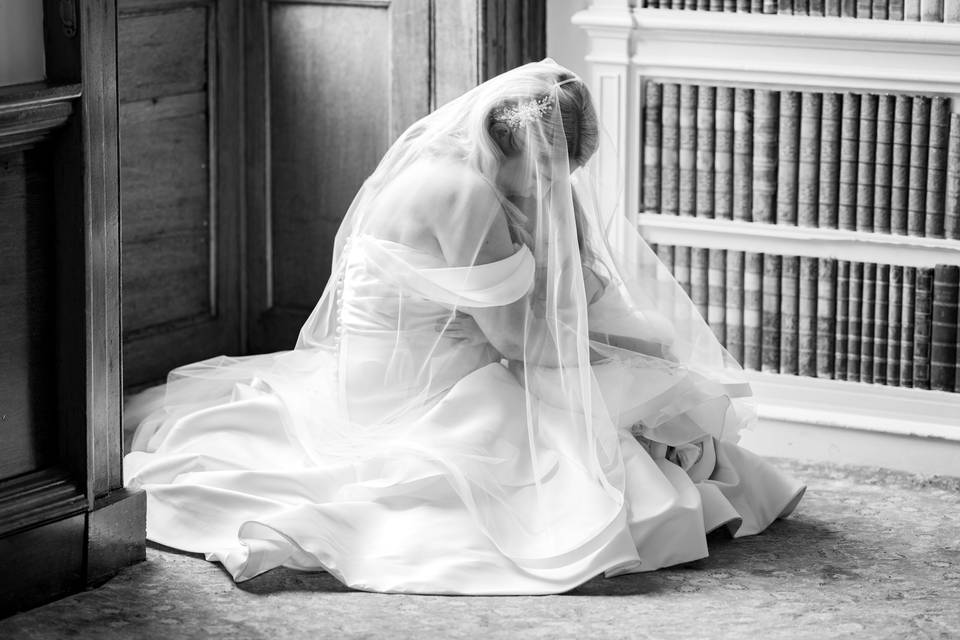 Bride & daughter under veil