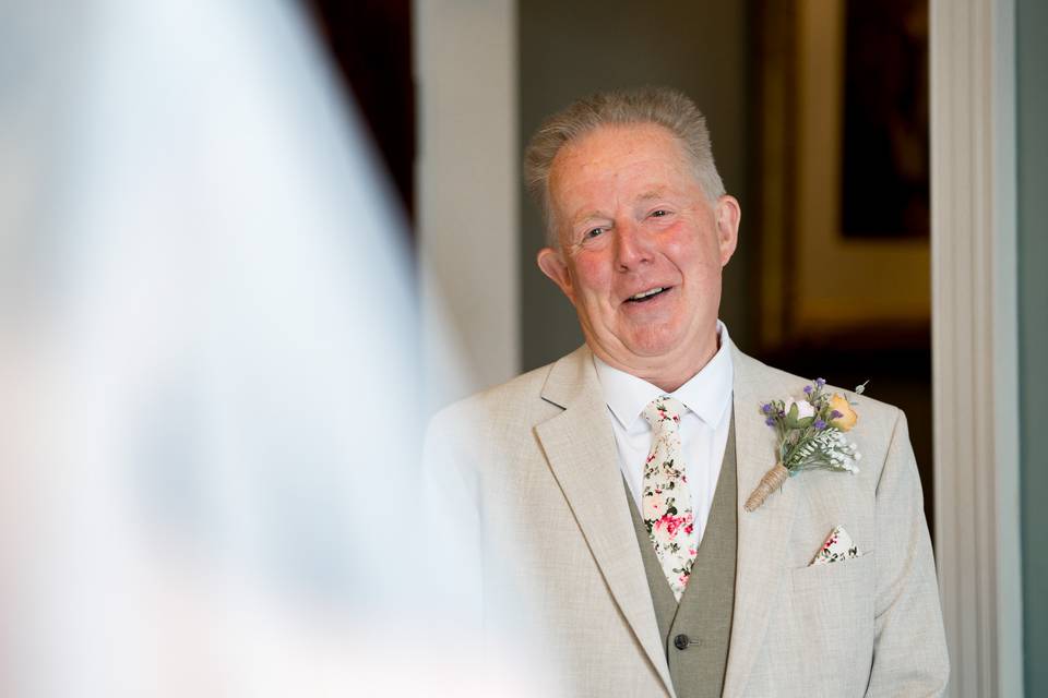Father of Bride reaction