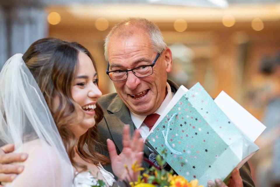 Bride & Dad candid