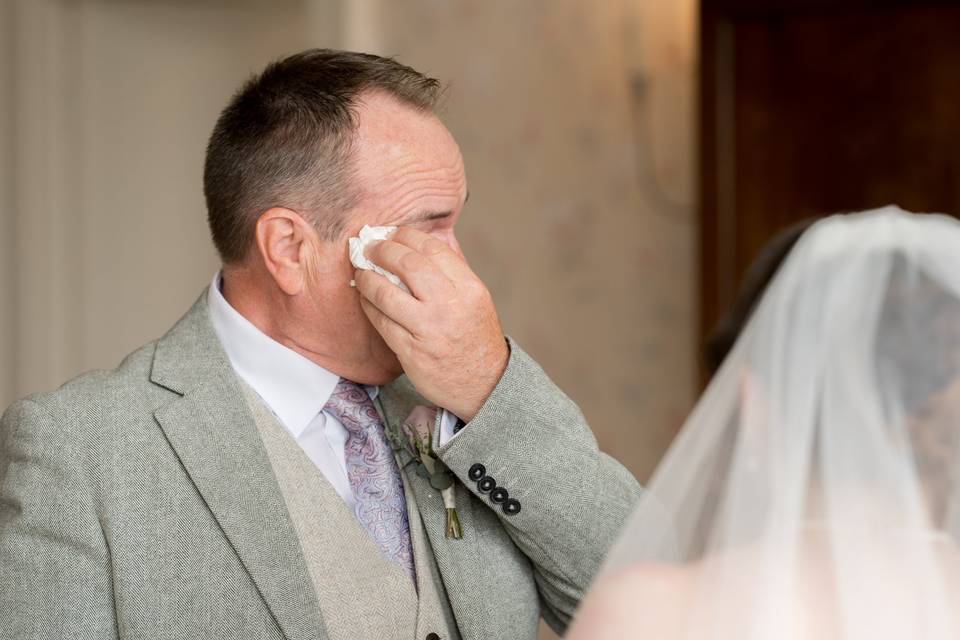 Father of Bride reaction