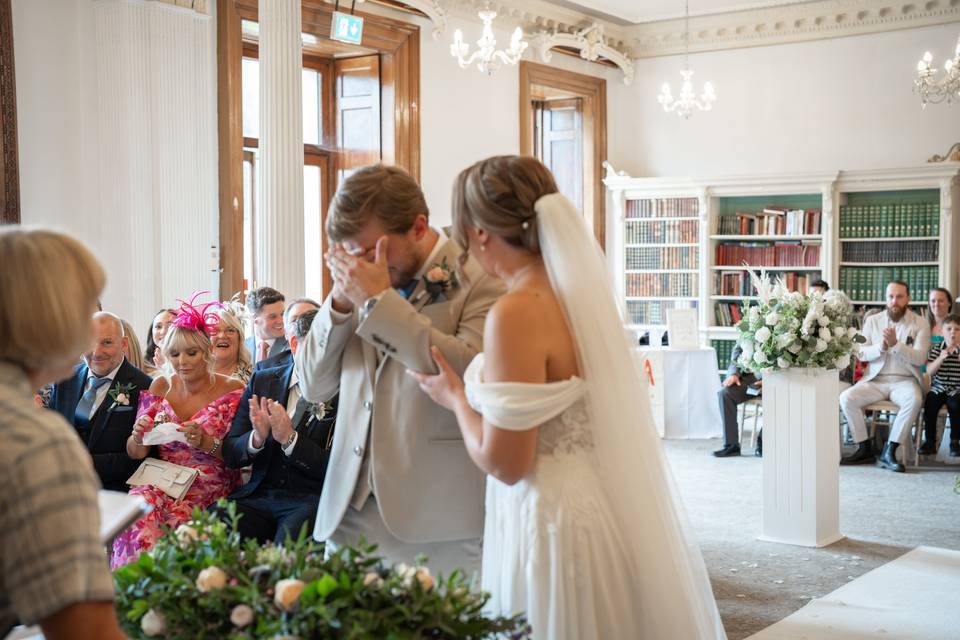 Groom candid reaction