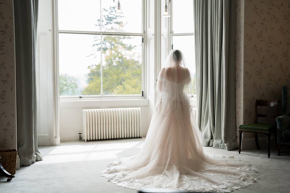 Bride before first look