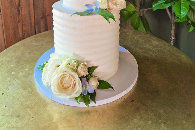 2 tier buttercream with floral