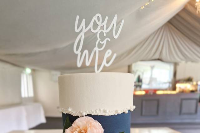 2 tier buttercream cake