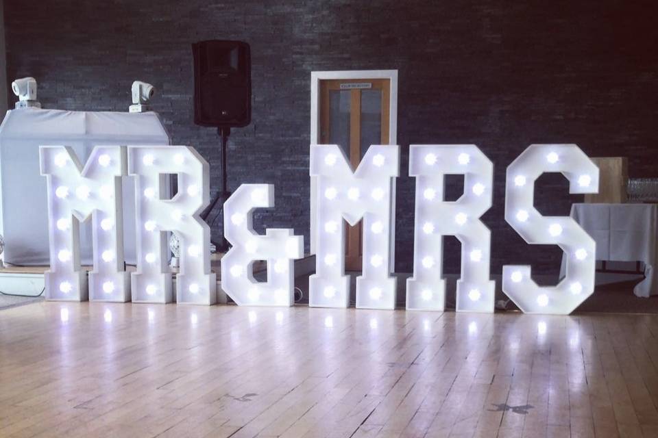 Mr & Mrs letters