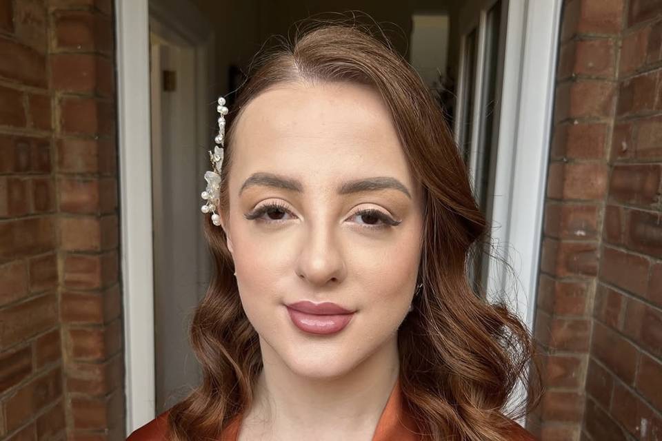 Neutral toned Bridesmaid Glam