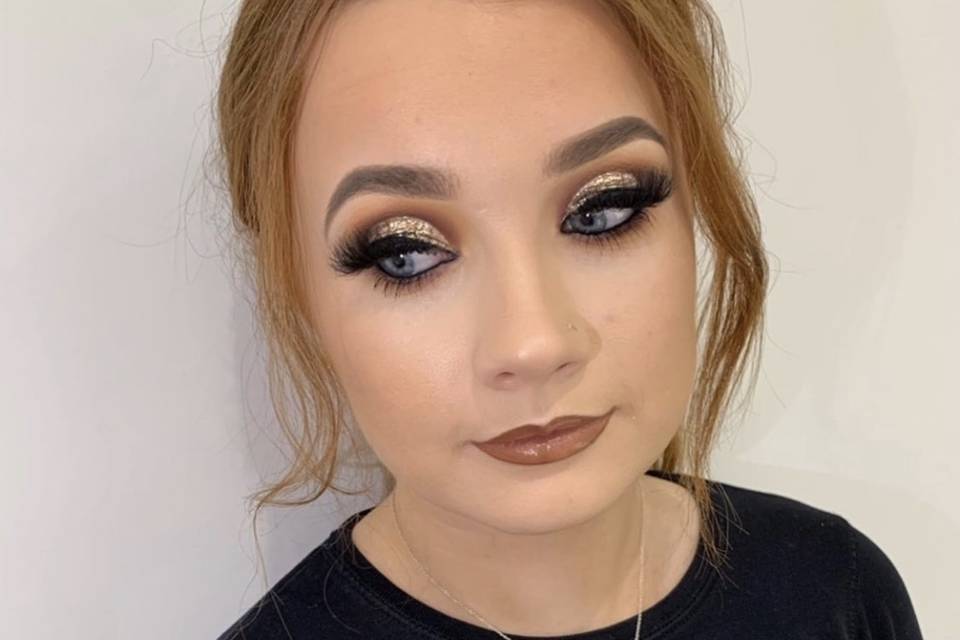Full glittery glam 💛