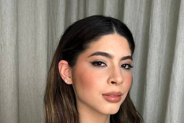 Soft glam makeup peachy