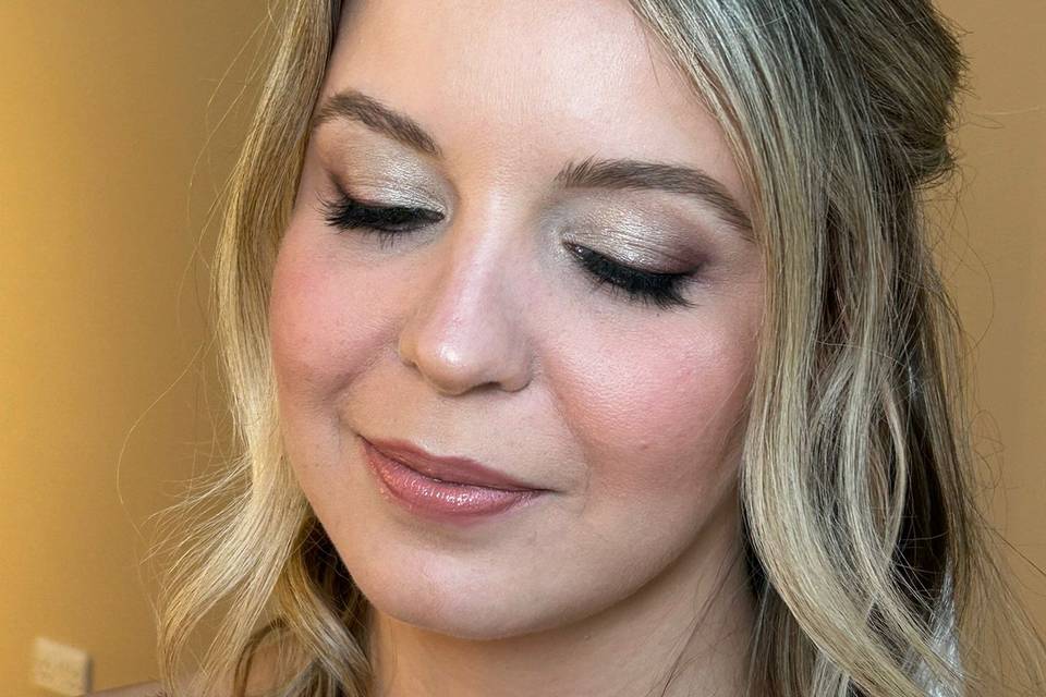 Bridal soft natural makeup