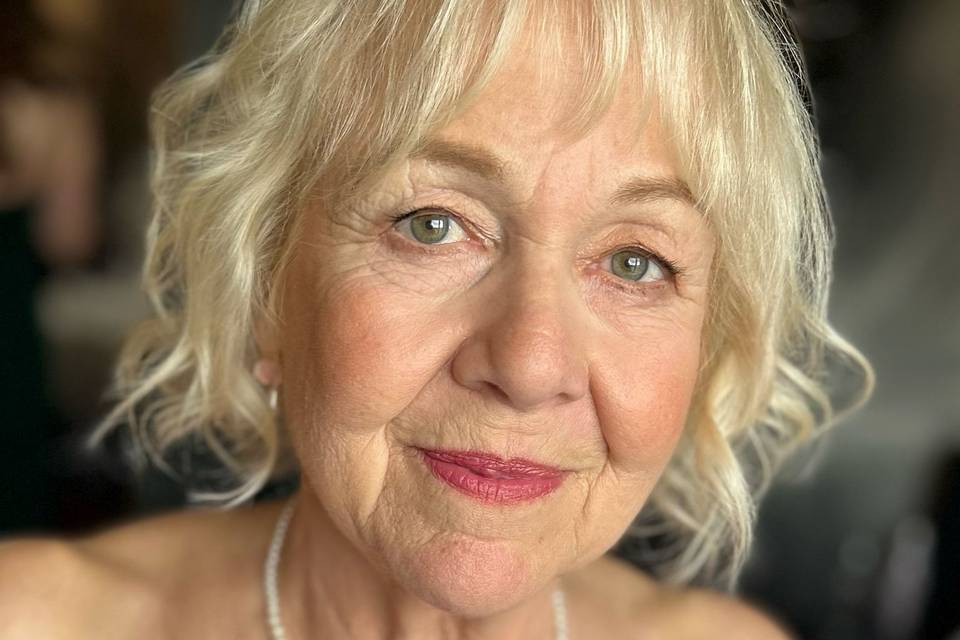 Mature makeup for mums