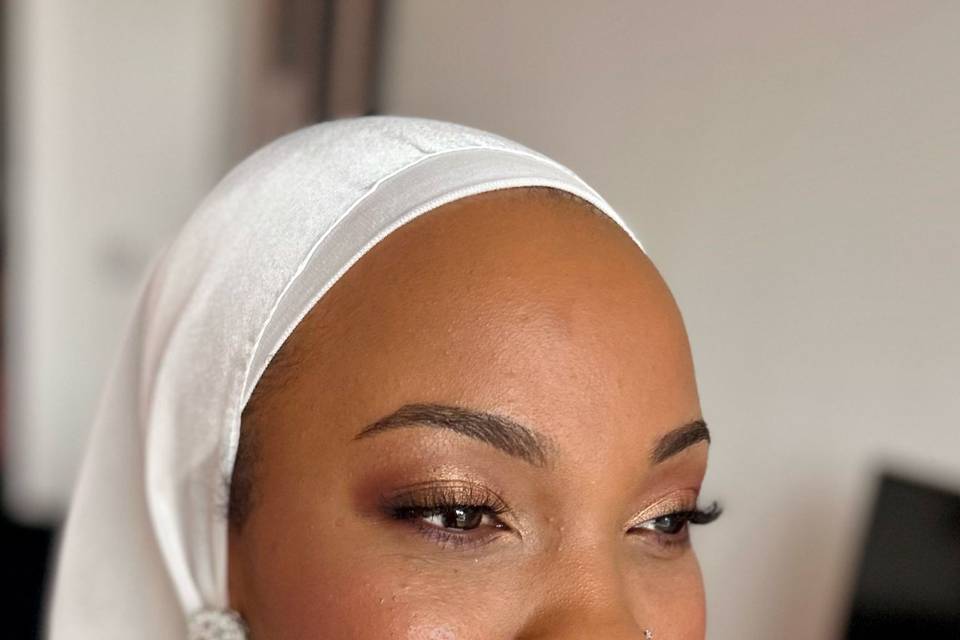 Dark skin soft glam makeup