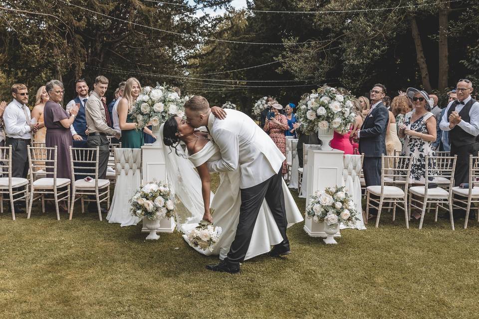 Ceremony dip kiss