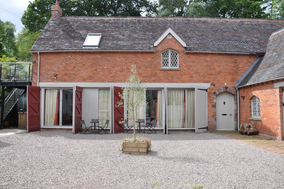 Cefn Tilla Court - Courtyard