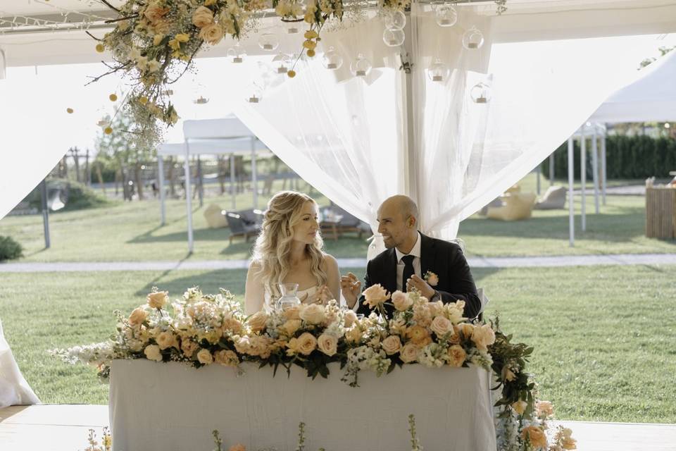 Elegant Head Table Design