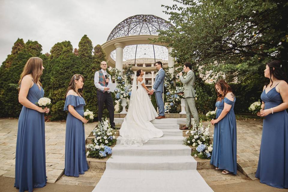 Romantic Bridal Party Styling