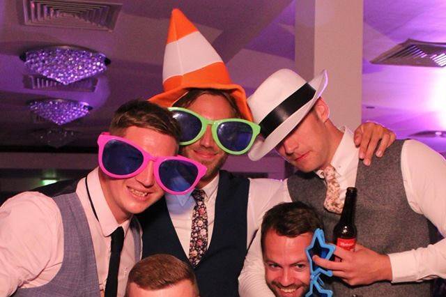 Teesside Magic Mirror & Photo Booths