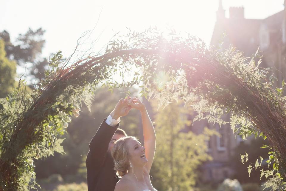 Bride and groom dacning