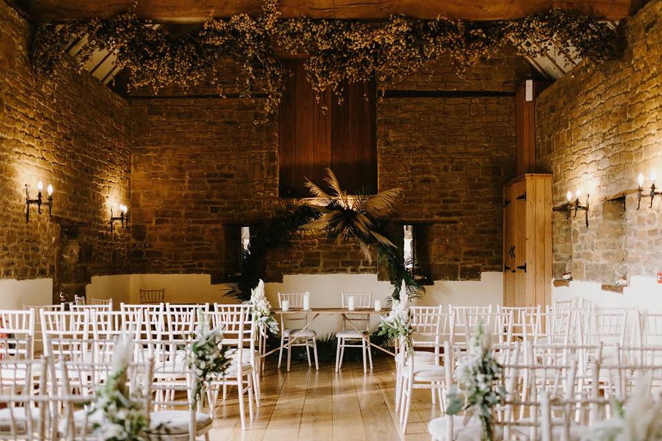 Vaulted ceremony barn