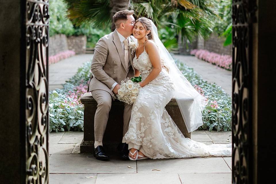 Bride & Groom at Compton Acres