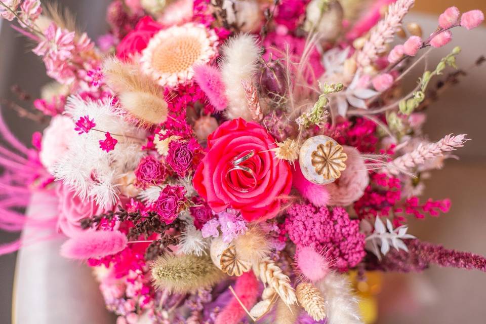 DRY FLOWERS BRIDAL BOUQUET