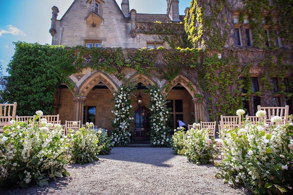 Manor Arches Ceremony