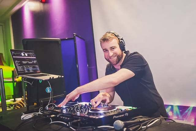 DJ Francis Renato