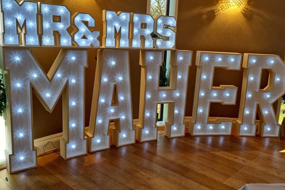 We supply Light up letters