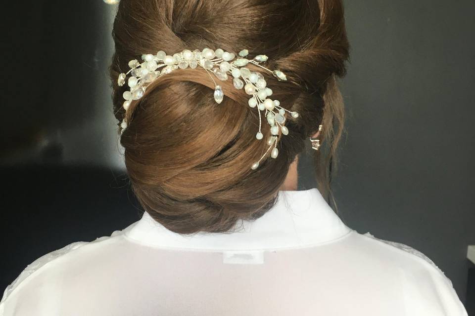 Bridal hair bun