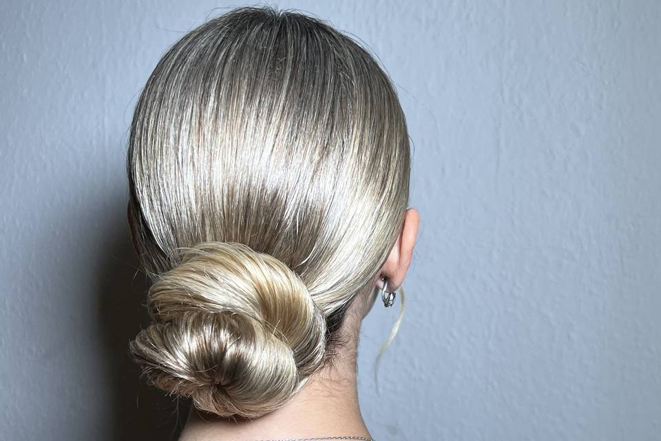 Sleek hair bun