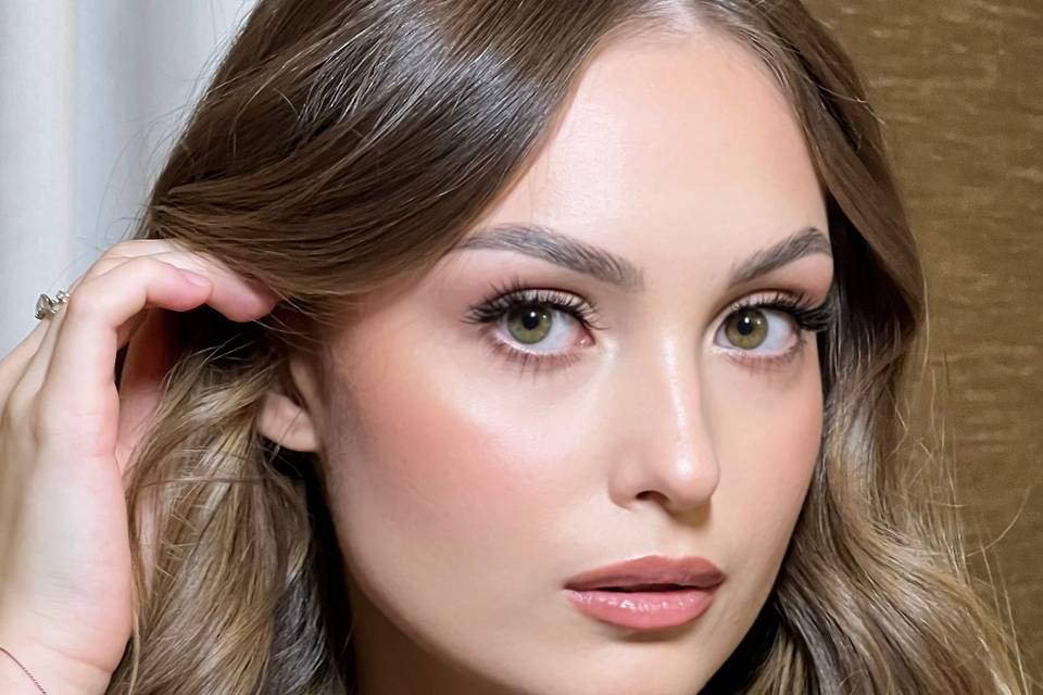 Soft glam makeup and waves