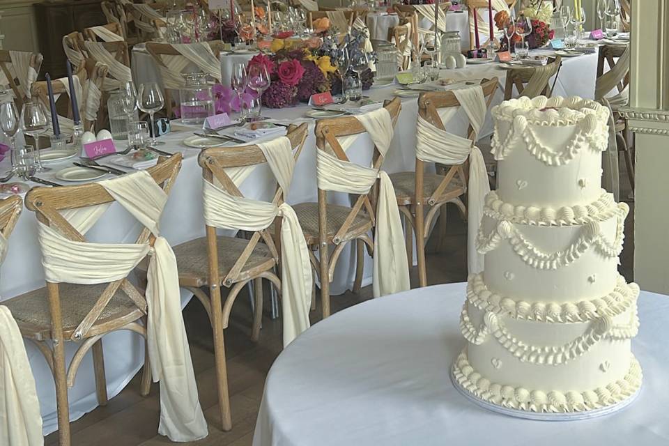 3 Tier Vintage in Setting