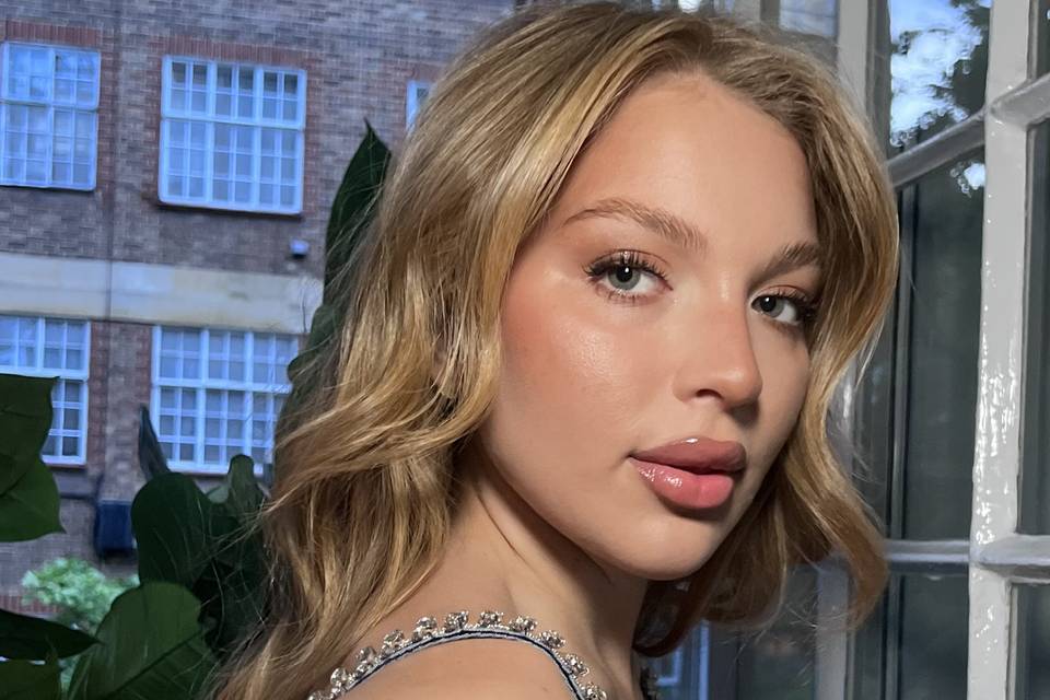 Soft glam makeup