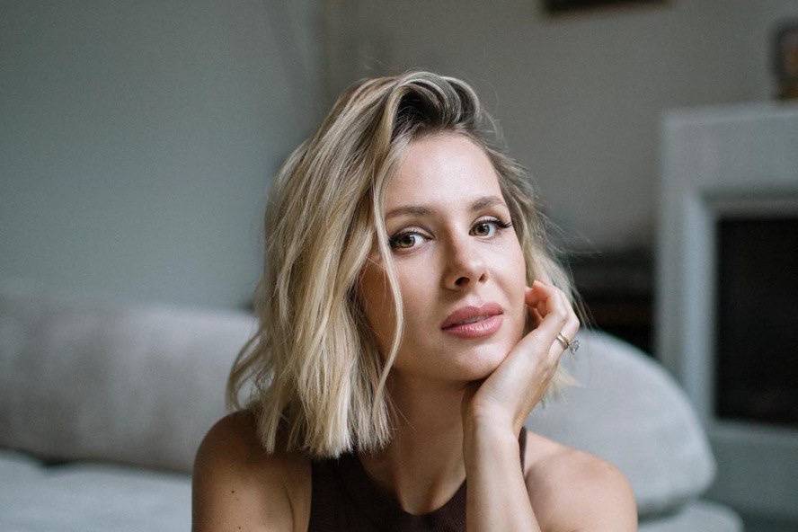 Natural glam and light waves