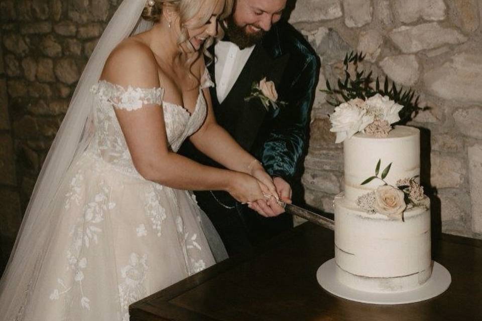 Bride and Groom Cake Cutting