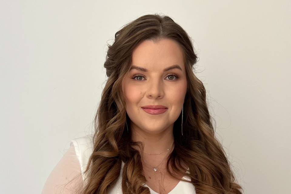 Halfway hairstyle, soft glam