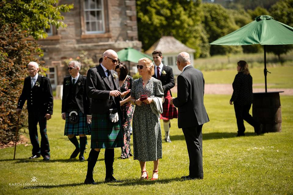 Pre-ceremony chats
