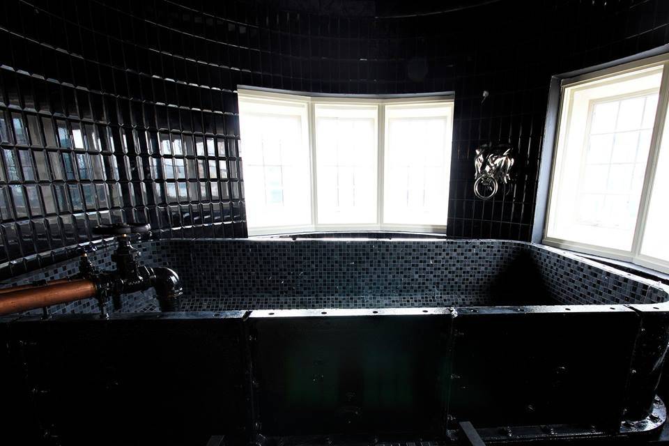 Bath tub in Presidential Suite