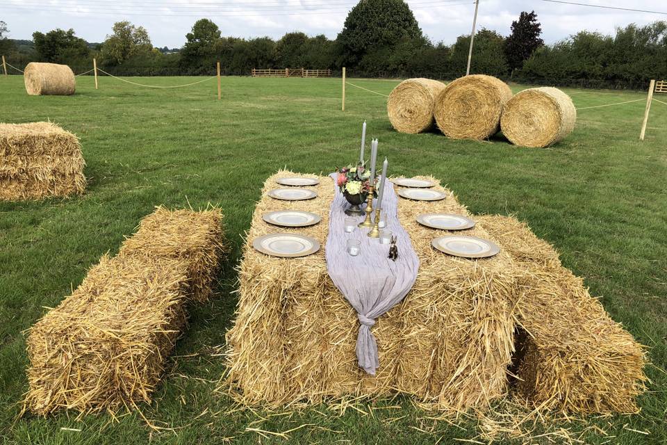 Al fresco hay bale dining